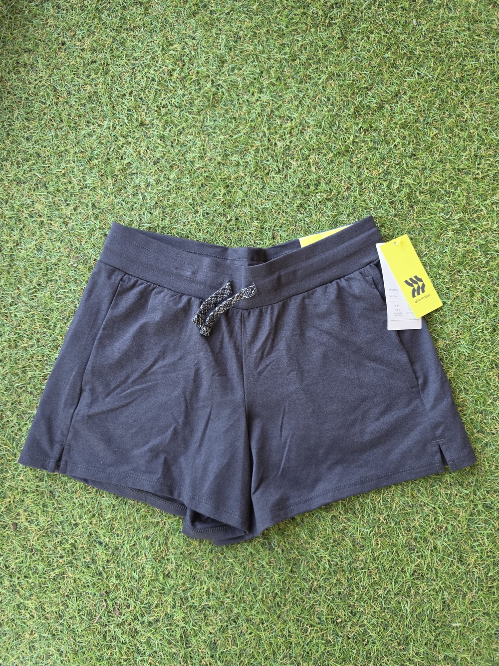 ALL IN MOTION ACTIVE SHORTS SIZE